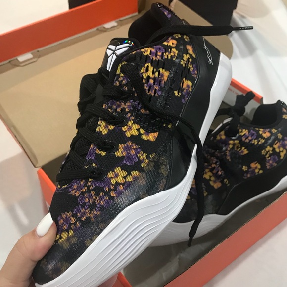 kobe bryant sneakers for women